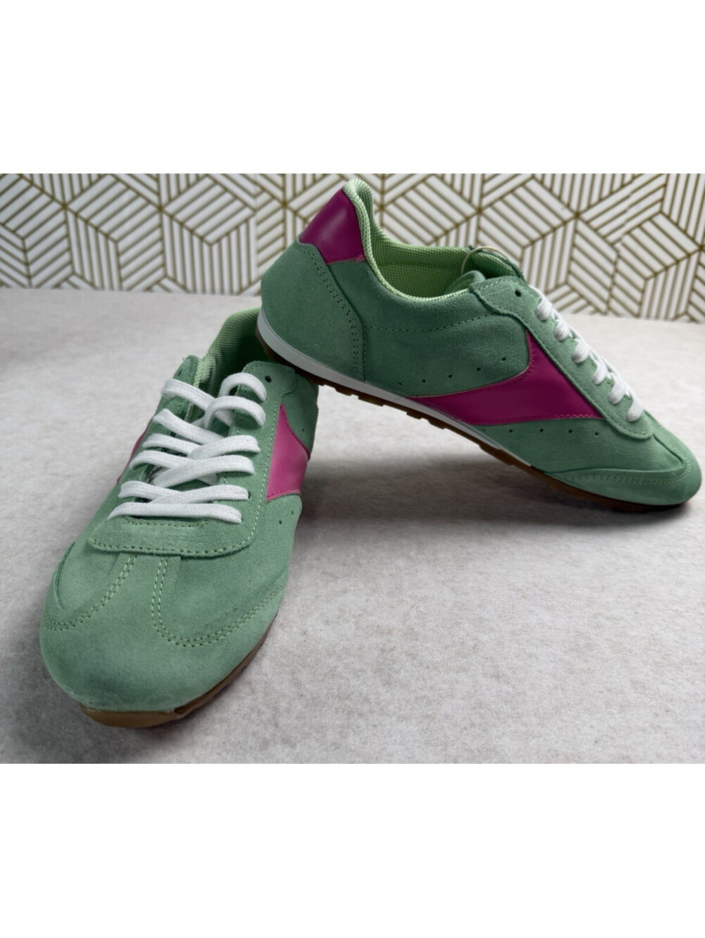 Mila Paoli Womens Green Pink Leather Sneakers Sz 9 NWOB Italy Casual Comfort